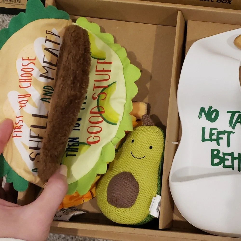 Mudpie Baby Taco Gift Set - Picture 3 of 3